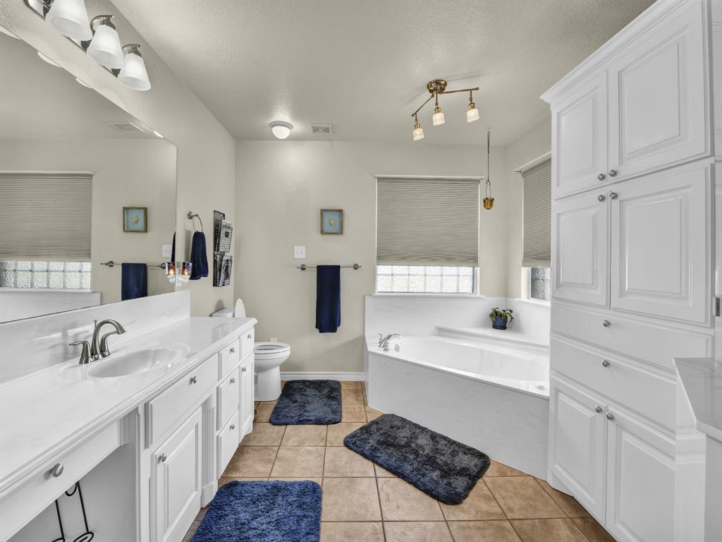 737 County Road 4699 Property Photo 20
