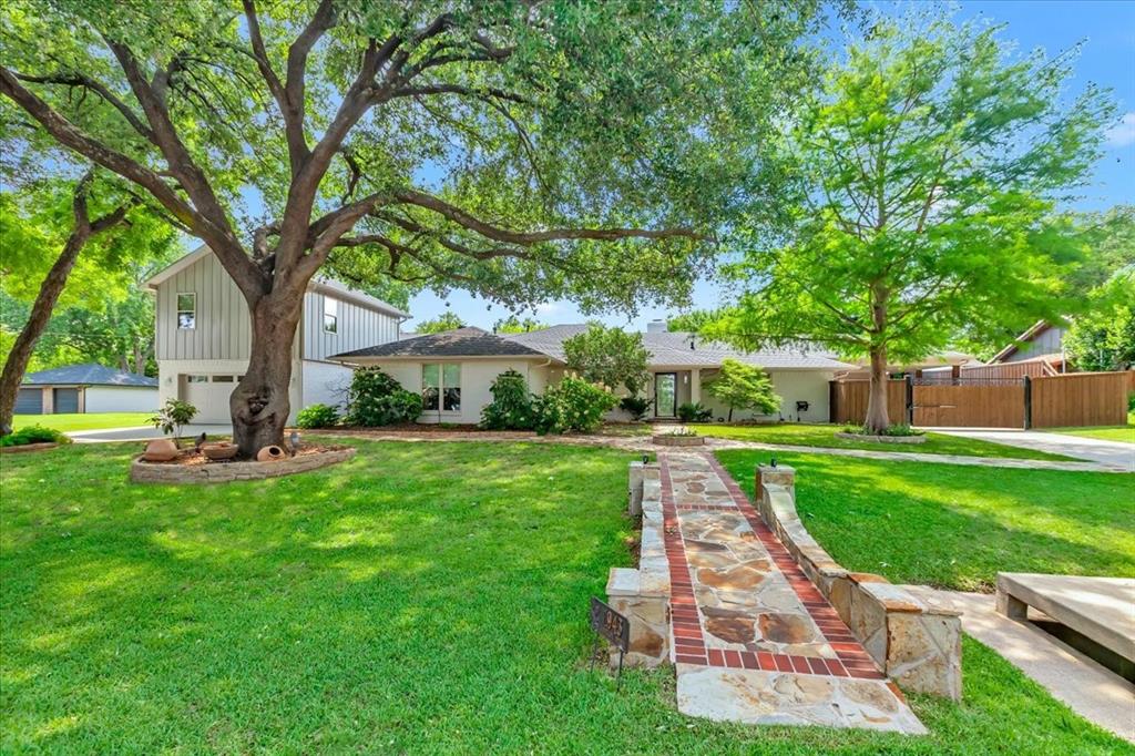 1943 Camelot Drive Property Photo 1