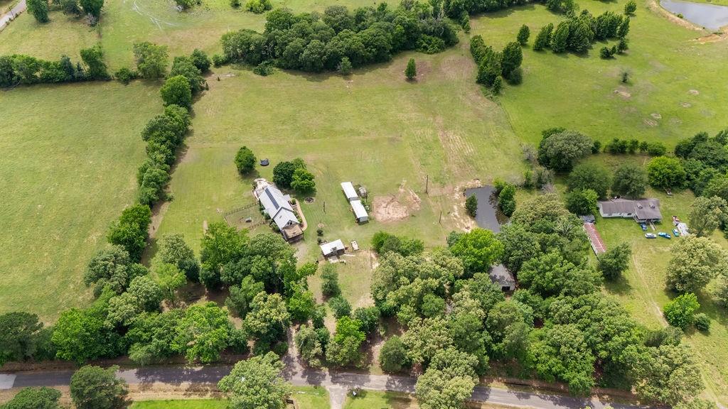 1122 County Road 3750 Property Photo 7
