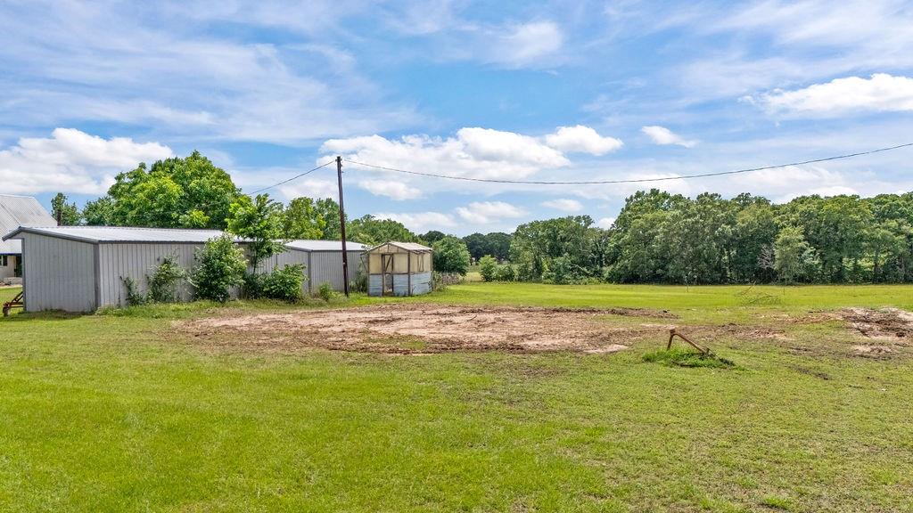 1122 County Road 3750 Property Photo 13