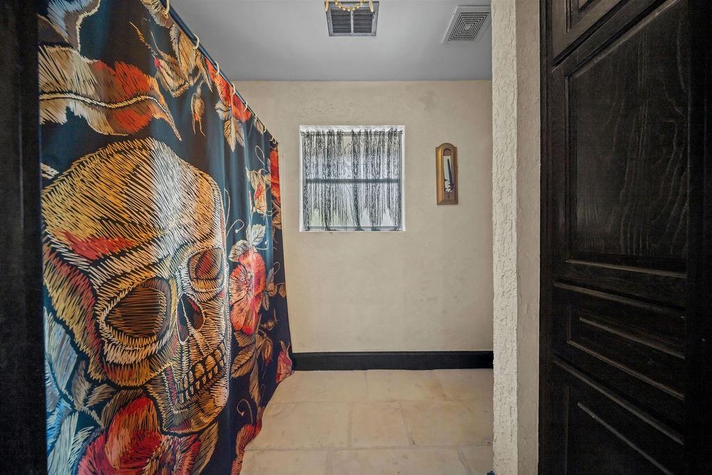 1122 County Road 3750 Property Photo 24