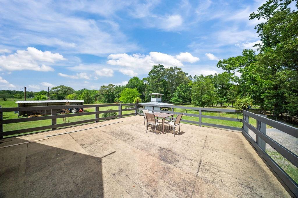 1122 County Road 3750 Property Photo 35