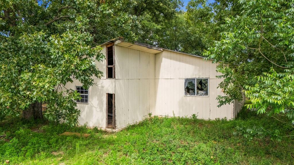 1122 County Road 3750 Property Photo 36