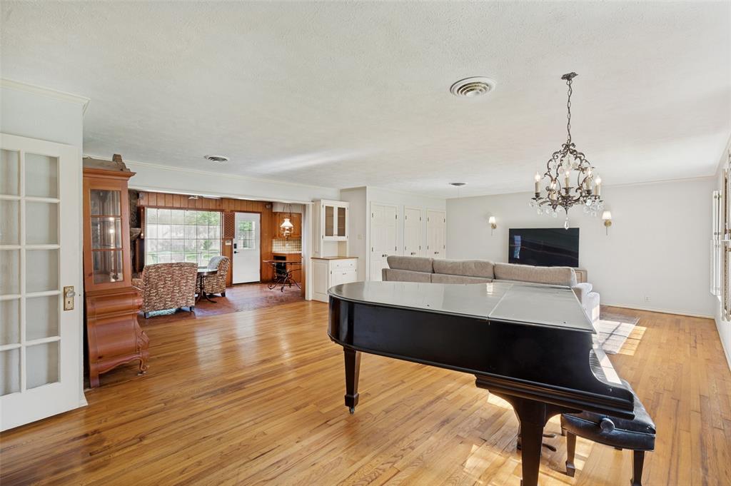 2615 Glenwood Lane Property Photo 1