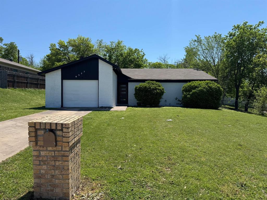 8237 Albert Street Property Photo 1