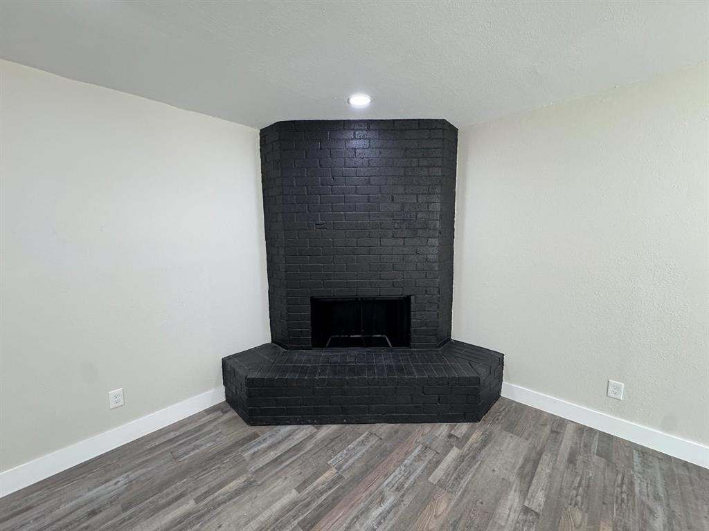 8237 Albert Street Property Photo 6