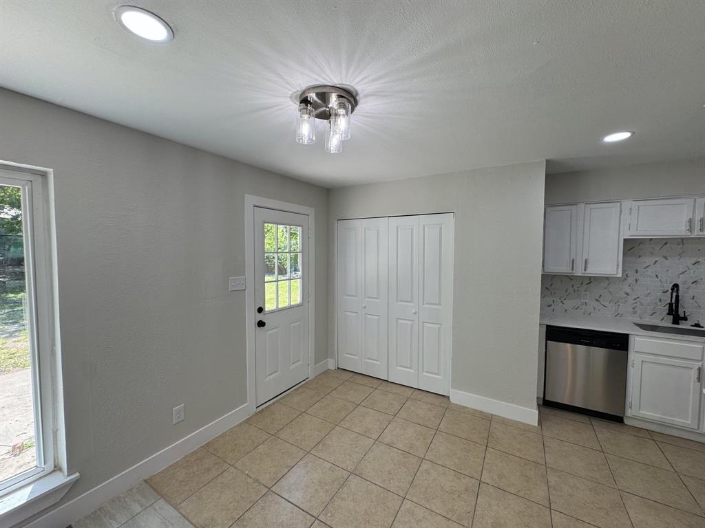 8237 Albert Street Property Photo 12