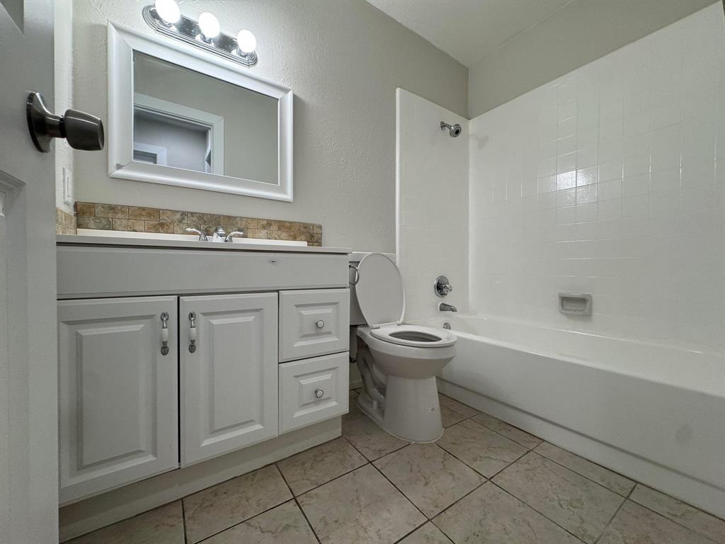 8237 Albert Street Property Photo 14