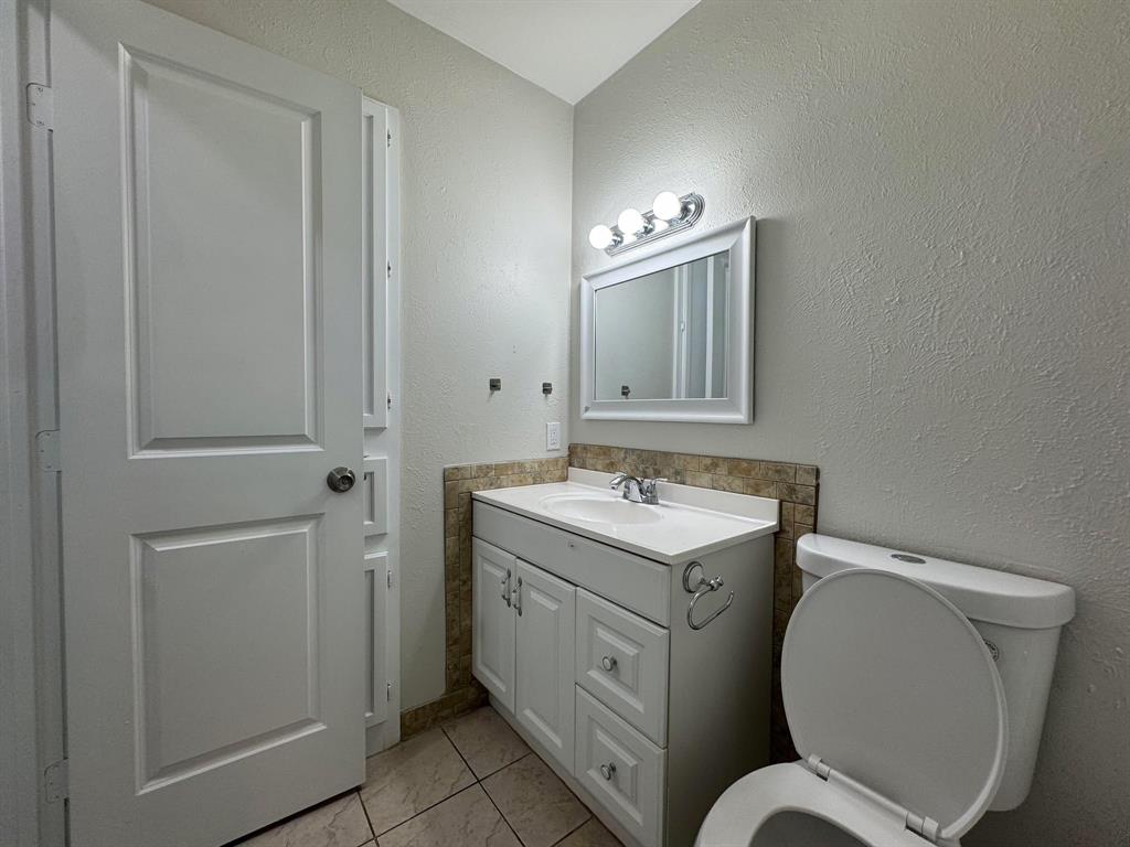 8237 Albert Street Property Photo 15