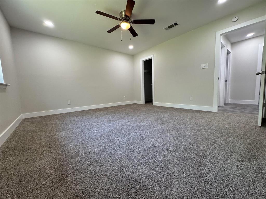 8237 Albert Street Property Photo 21