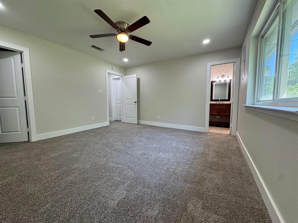 8237 Albert Street Property Photo 22