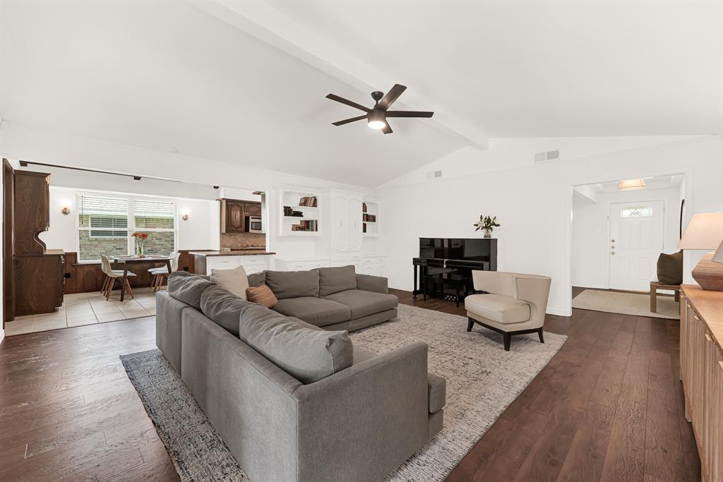 2814 Forest Grove Drive Property Photo 4