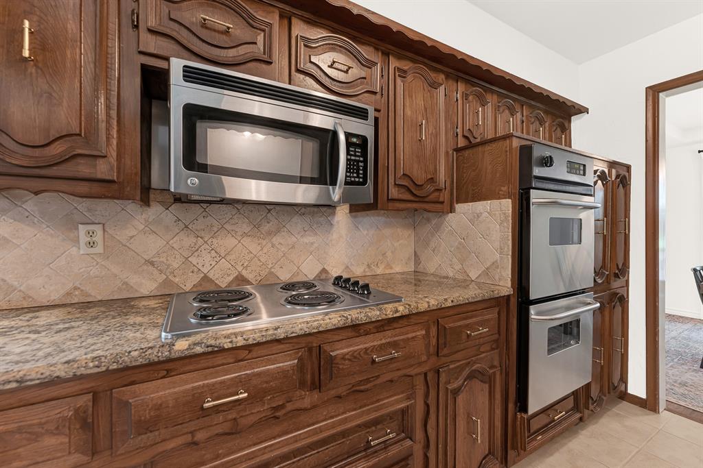 2814 Forest Grove Drive Property Photo 16