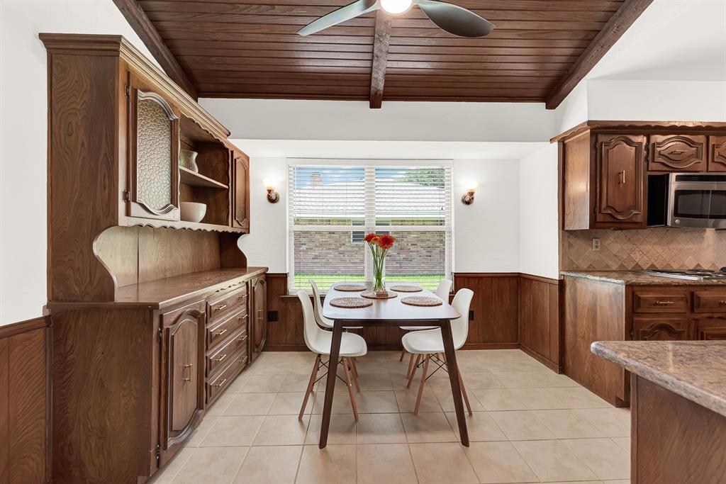 2814 Forest Grove Drive Property Photo 19