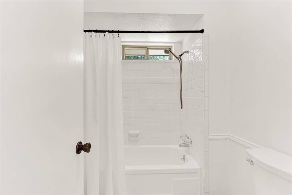2814 Forest Grove Drive Property Photo 27