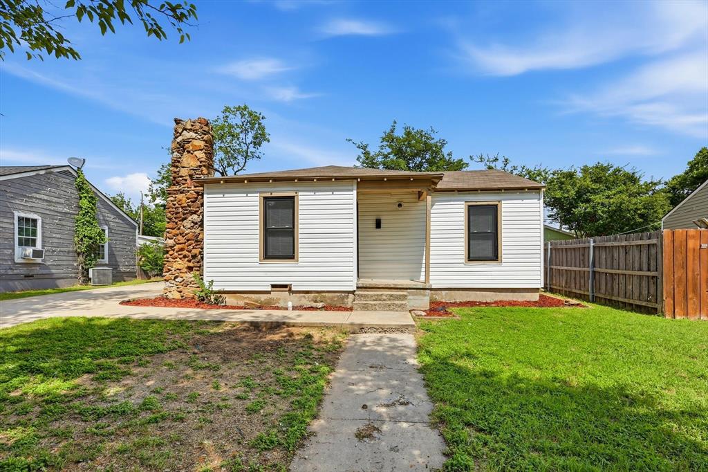 5021 Royal Drive Property Photo 1