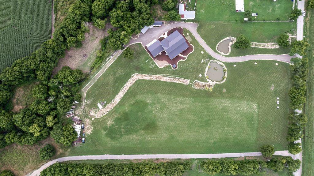 11167 Plainview Road Property Photo 4