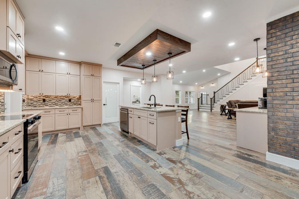 11167 Plainview Road Property Photo 10