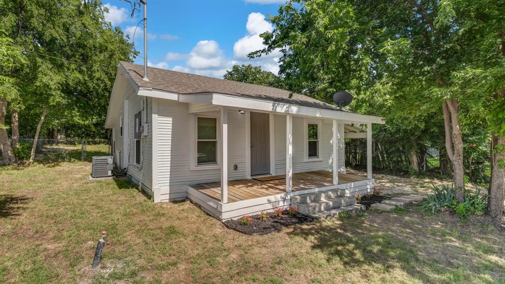 1220 N Rusk Street Property Photo 1