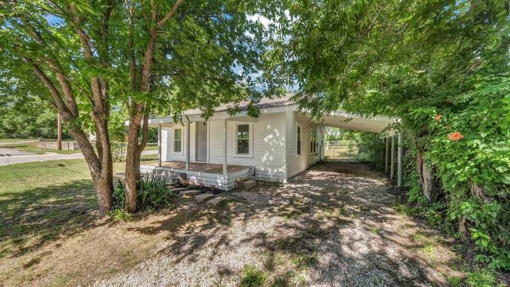1220 N Rusk Street Property Photo 2