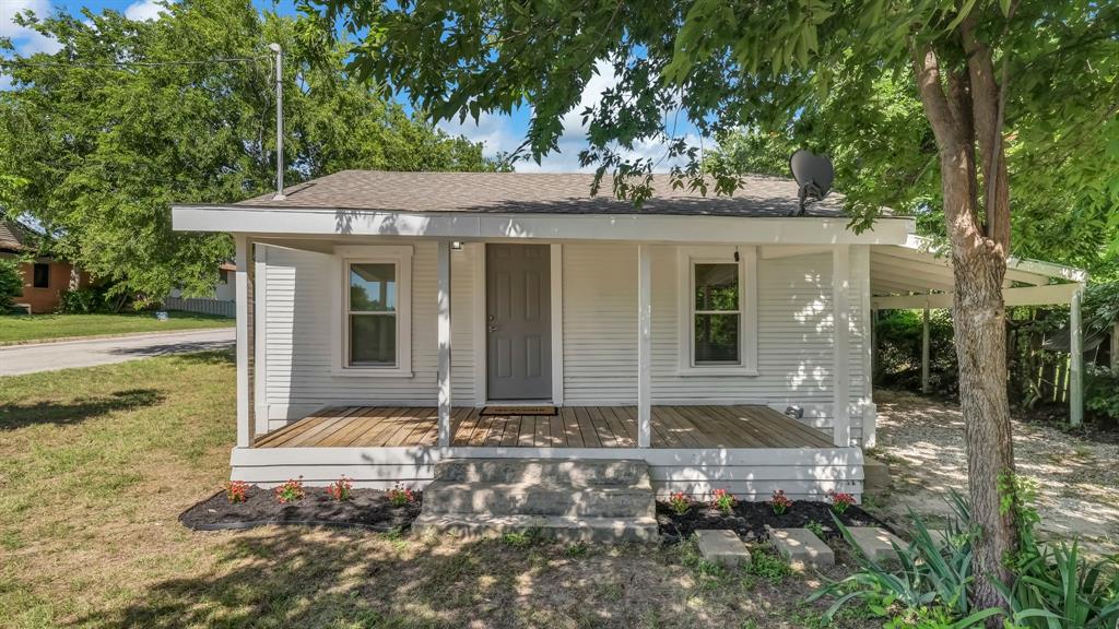 1220 N Rusk Street Property Photo 3