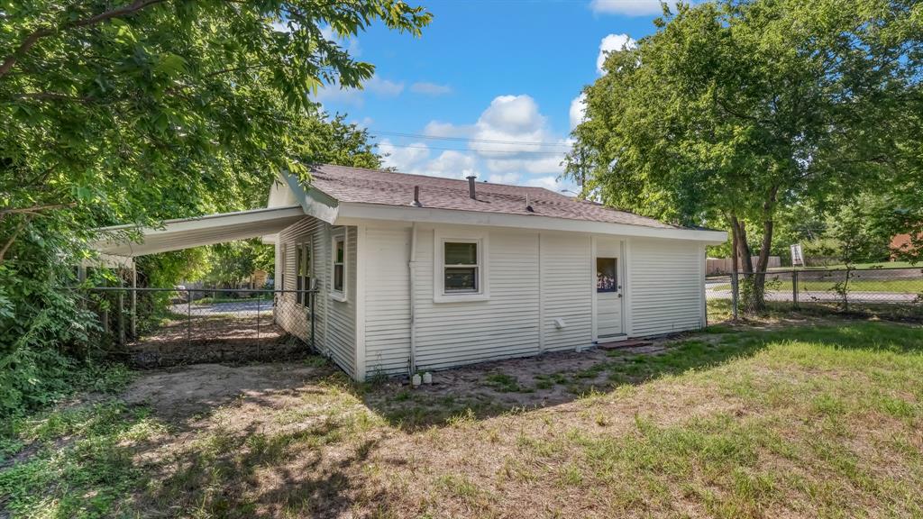 1220 N Rusk Street Property Photo 28