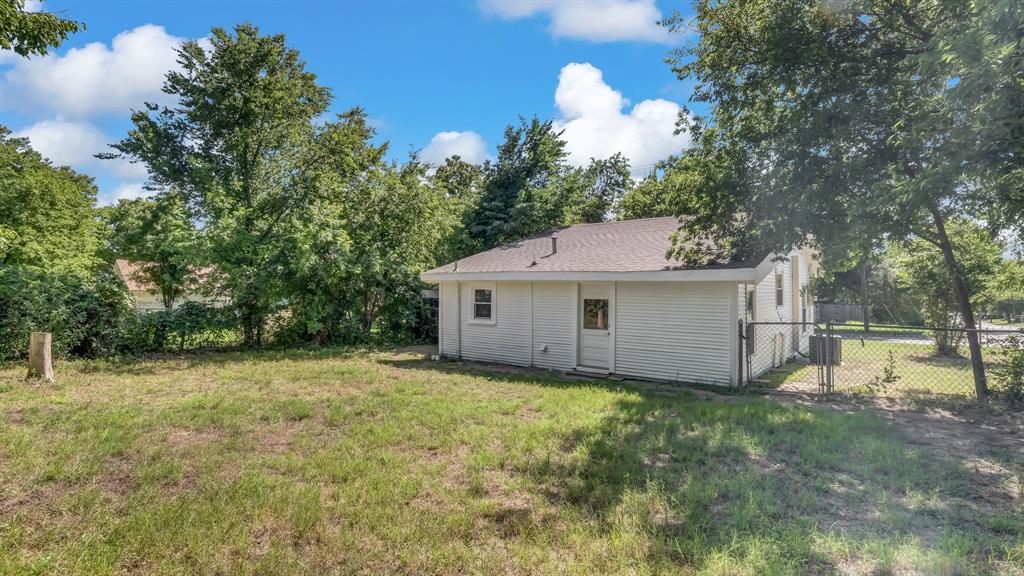 1220 N Rusk Street Property Photo 29