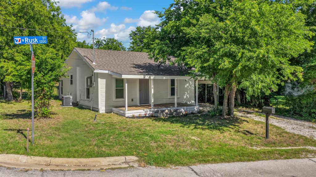 1220 N Rusk Street Property Photo 33