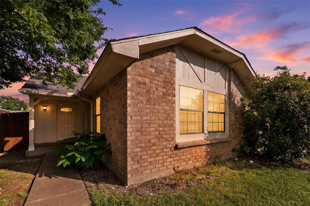 7254 Pineberry Road Property Photo 2