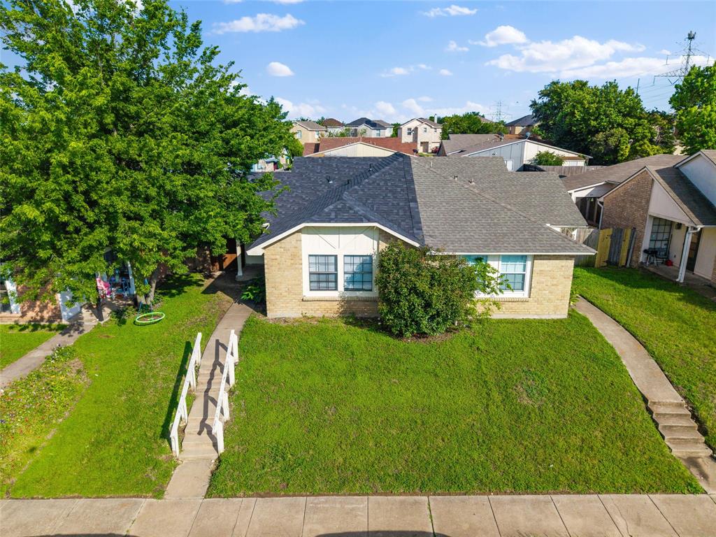 7254 Pineberry Road Property Photo 3
