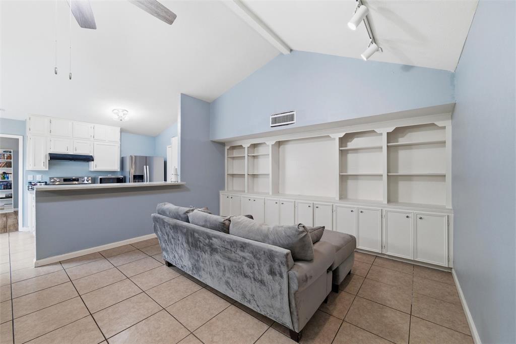 7254 Pineberry Road Property Photo 6