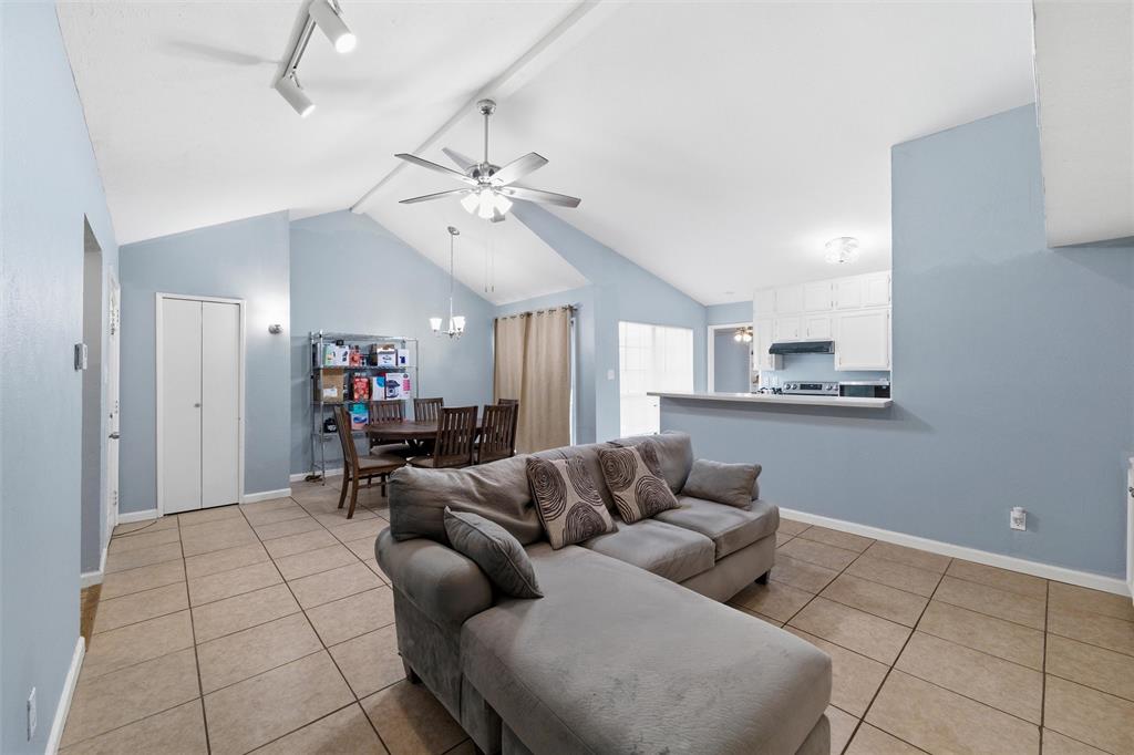 7254 Pineberry Road Property Photo 8