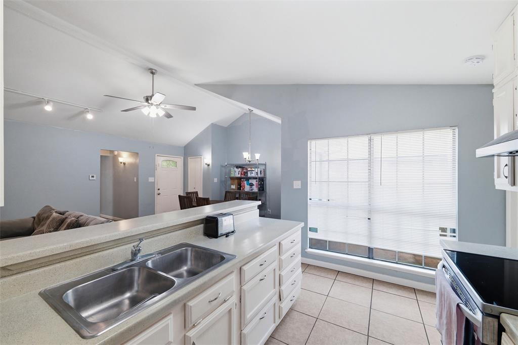 7254 Pineberry Road Property Photo 12