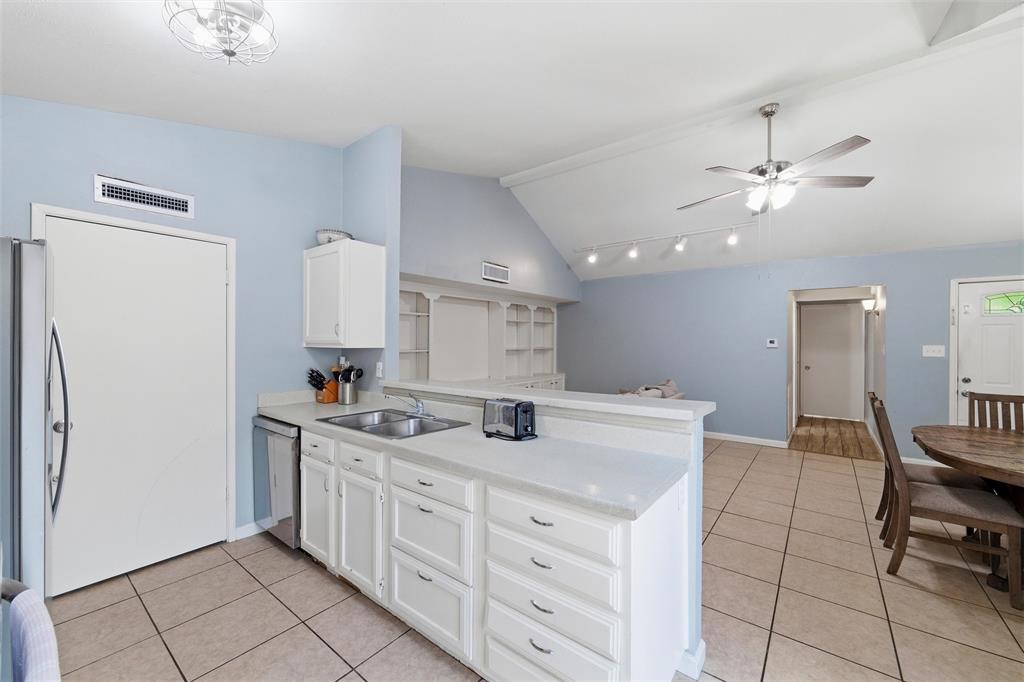 7254 Pineberry Road Property Photo 15