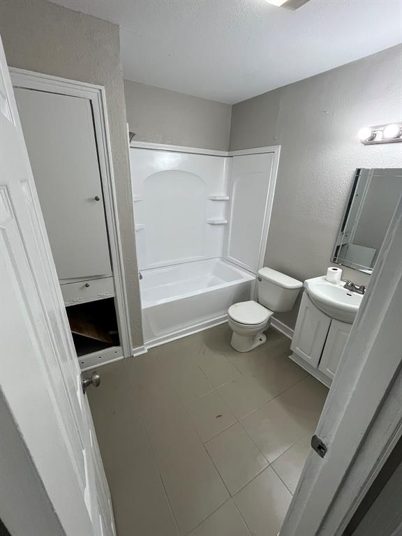 6017 Canal Boulevard Property Photo 5