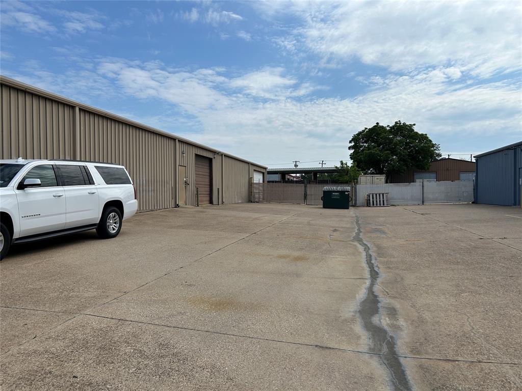 2432 Edinburgh Street Property Photo 21