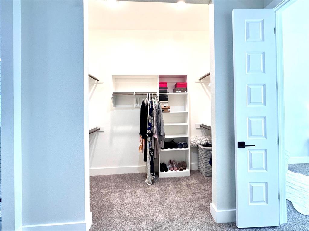 2402 Amesbury Drive Property Photo 19