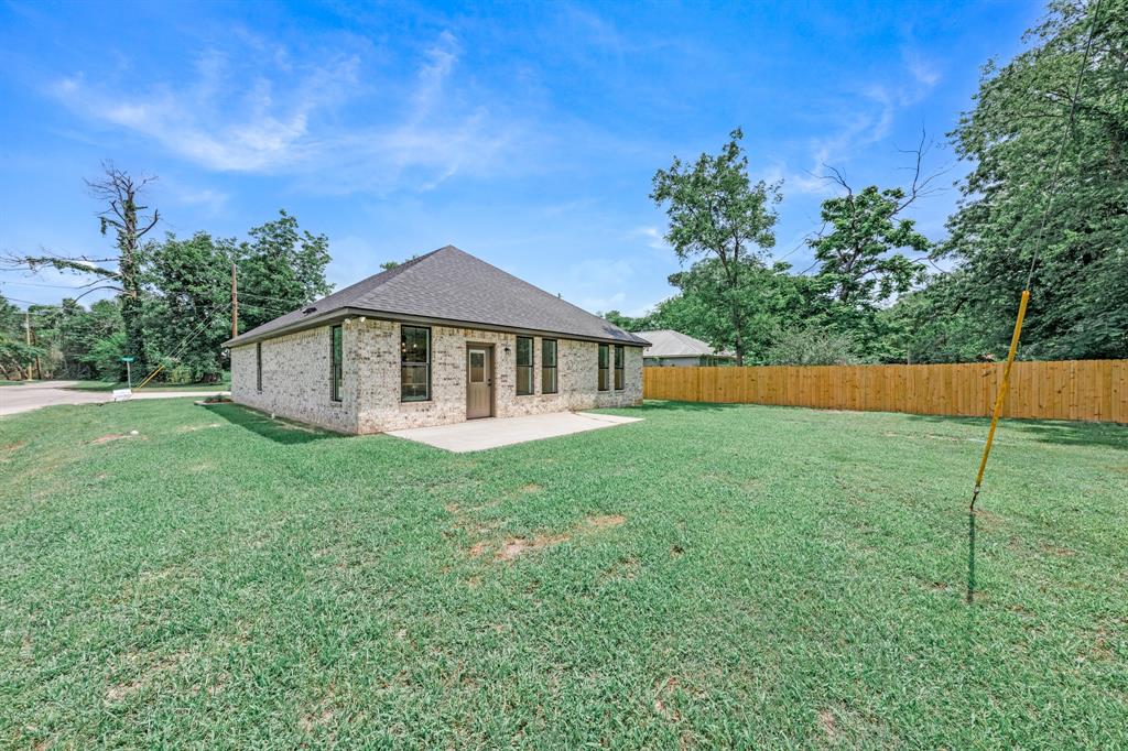213 Turman Street Property Photo 6