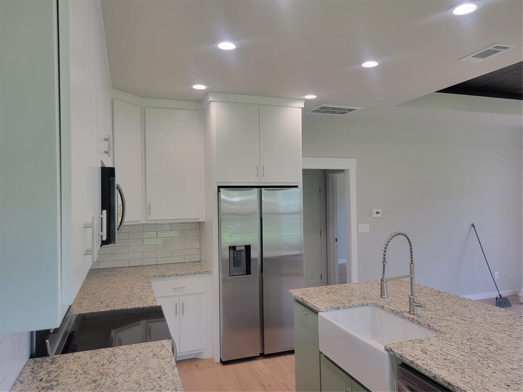 2714 1st Street Property Photo 4