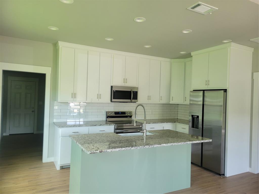 2714 1st Street Property Photo 5