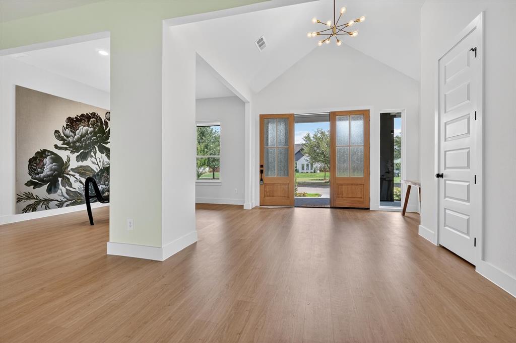 1009 Devonshire Drive Property Photo 3