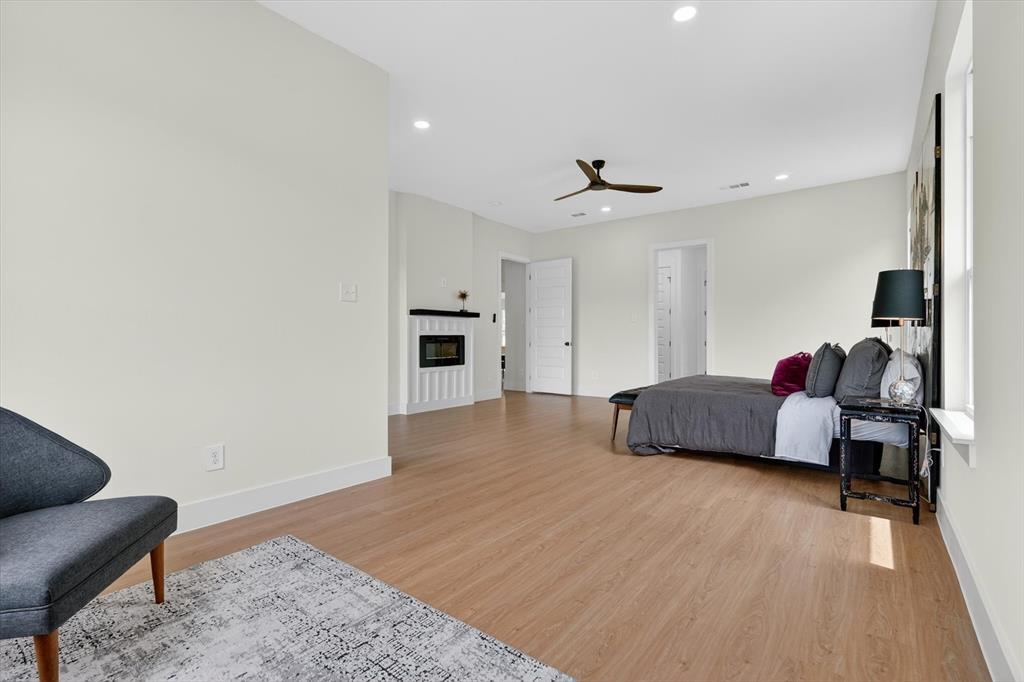 1009 Devonshire Drive Property Photo 9