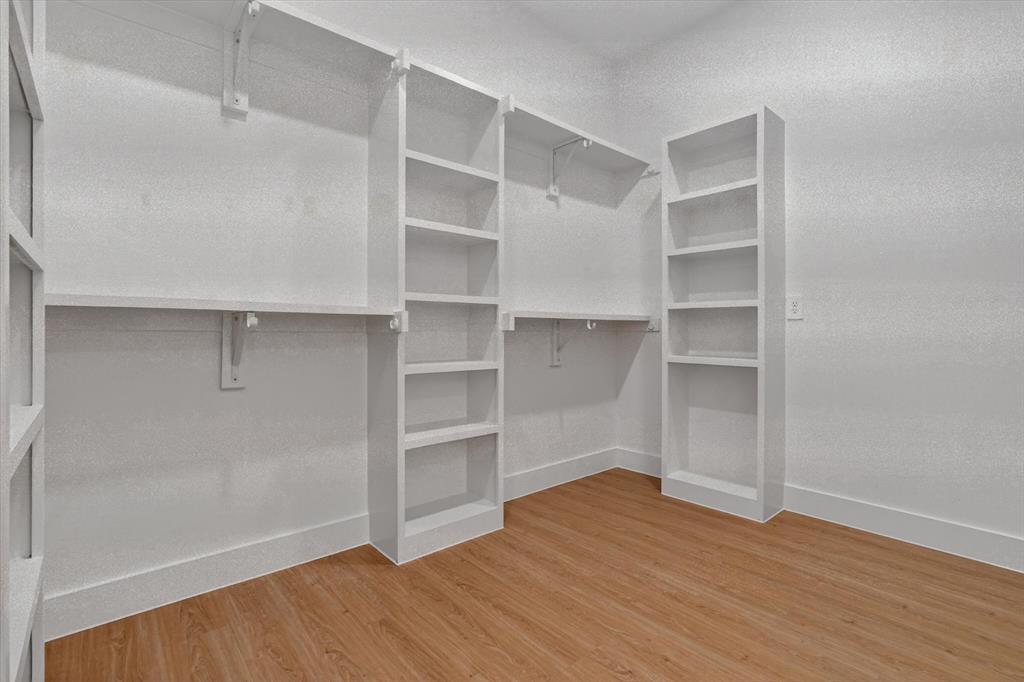1009 Devonshire Drive Property Photo 15