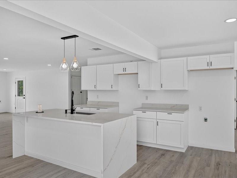 2402 E Overton Road Property Photo 2