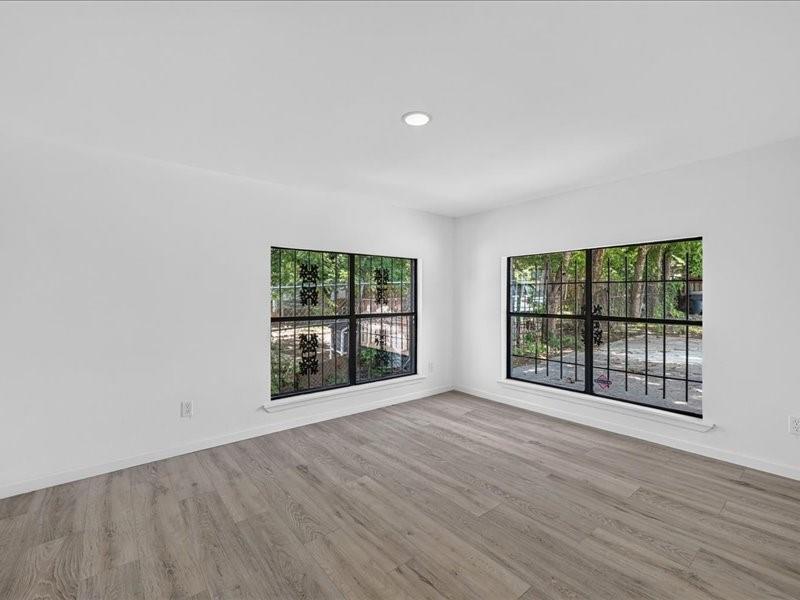 2402 E Overton Road Property Photo 20
