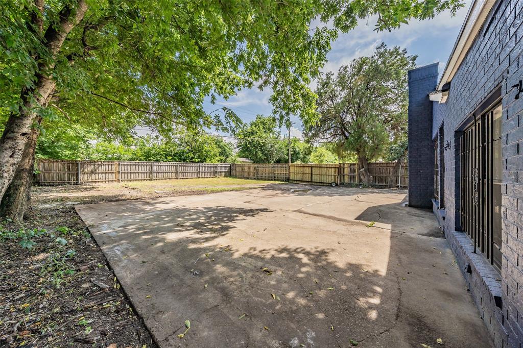 2402 E Overton Road Property Photo 25