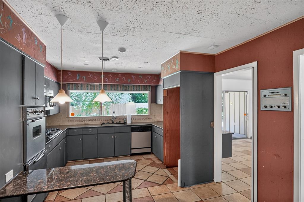 1911 Harrison Avenue Property Photo 12