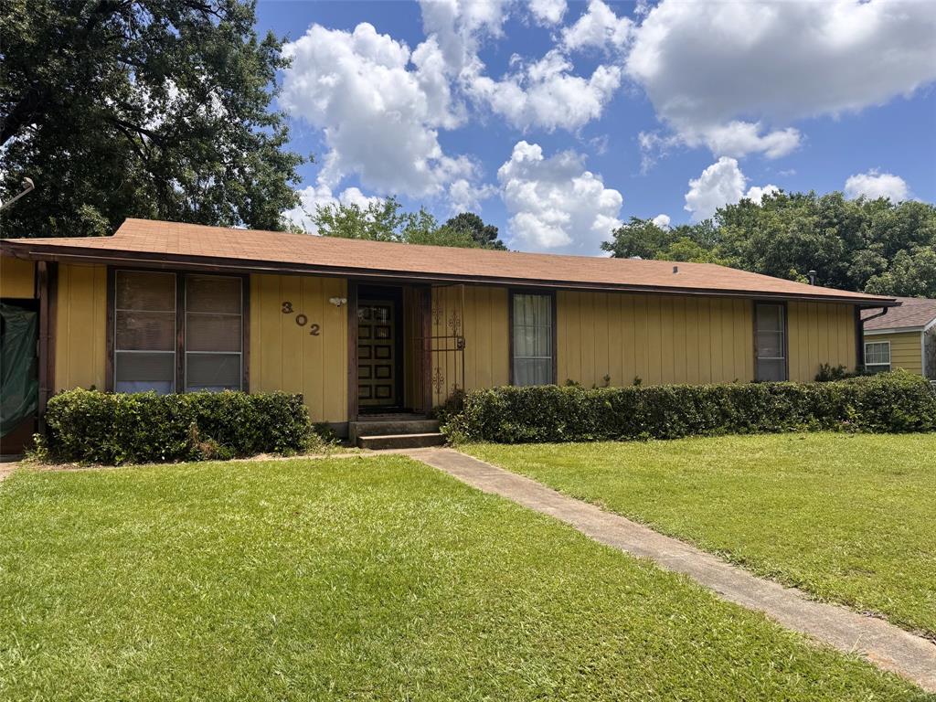 302 N O'tyson Property Photo 3