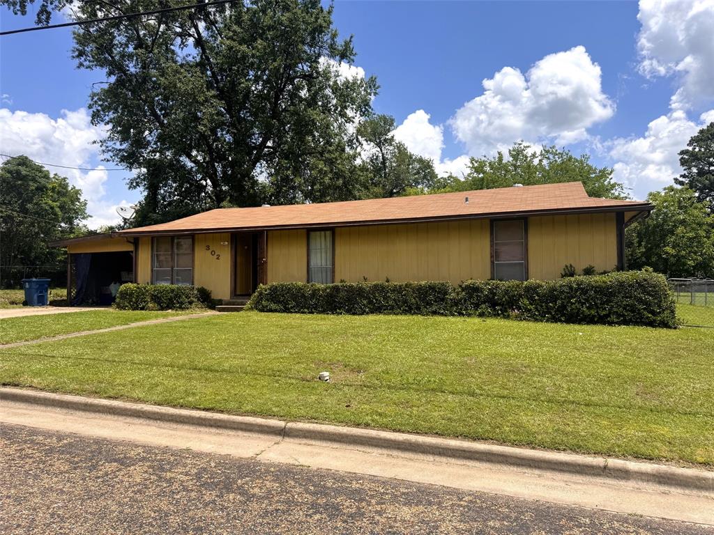 302 N O'tyson Property Photo 4