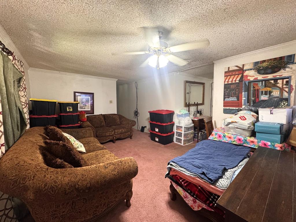 302 N O'tyson Property Photo 5